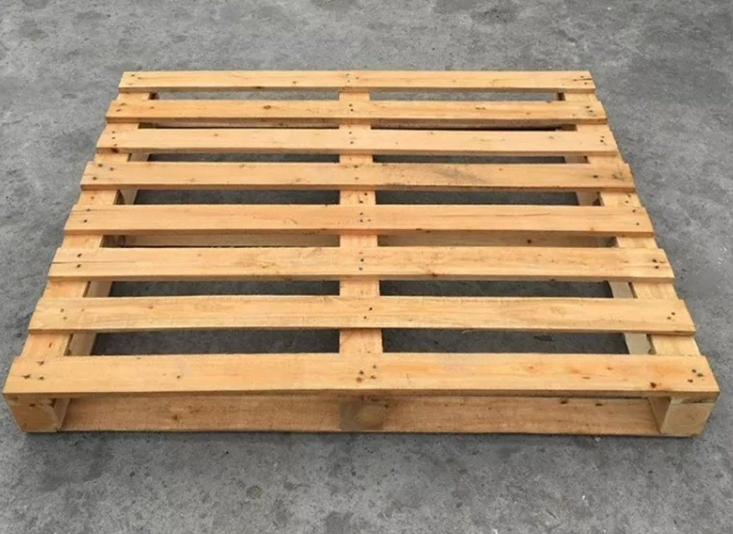 Pallets de madeira maciça tratados termicamente Pallets duráveis de quatro vias para empilhadeira