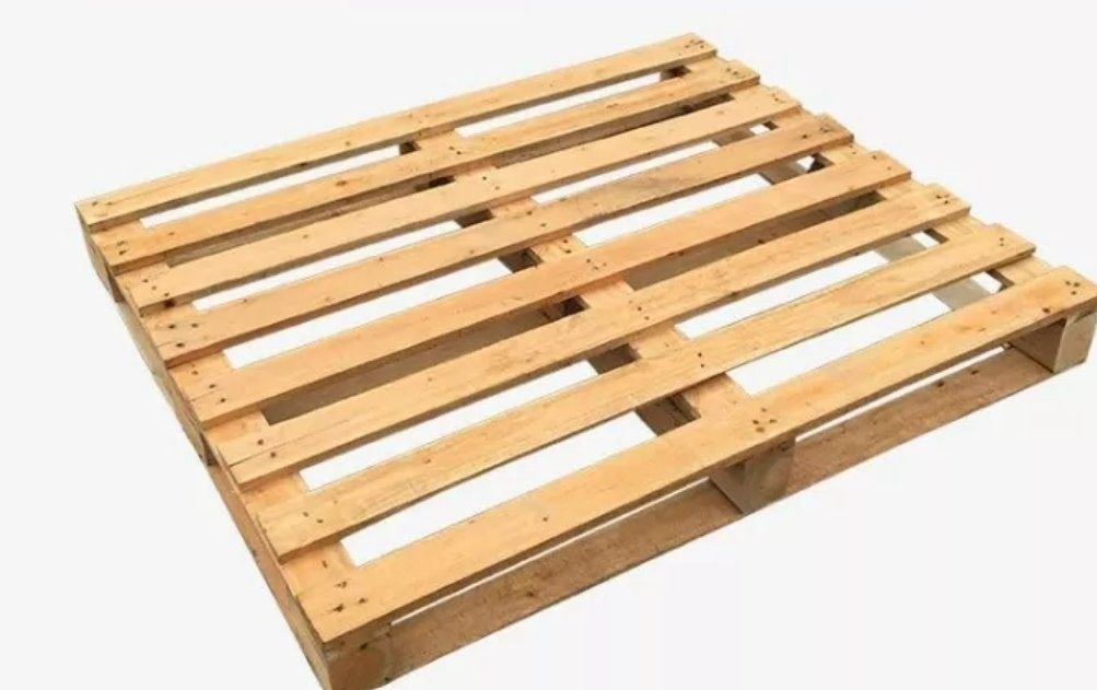 Pallets de madeira maciça tratados termicamente Pallets duráveis de quatro vias para empilhadeira